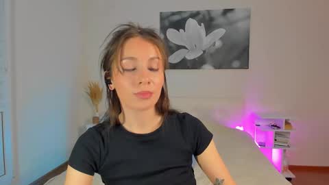 Snapshot of lucy__ray chatting on February 19, 2025, 9:47 pm lucy__ray online show from February 19, 2025, 9:47 pm