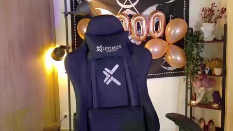 lucy meoww online show from February 14, 2025, 12:51 am