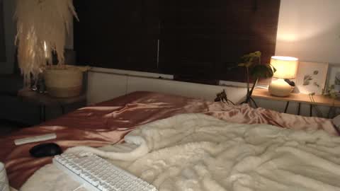 Snapshot of lucy_sweetgirl19 chatting on February 18, 2025, 1:21 am luciana online show from February 18, 2025, 1:21 am