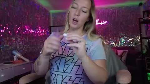 Snapshot of lucyallen4201 chatting on March 27, 2026, 10:26 am lucyallen4201 online show from March 27, 2026, 10:26 am