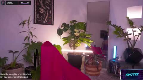Snapshot of lucyallenx chatting on September 30, 2025, 10:04 pm Lucy Alien online show from September 30, 2025, 10:04 pm