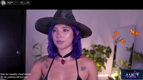 Snapshot of lucyallenx chatting on October 17, 2025, 8:11 pm Lucy Alien online show from October 17, 2025, 8:11 pm