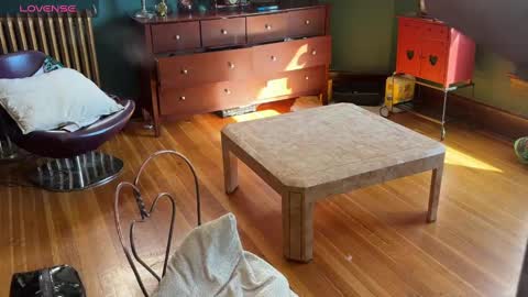 lucydreamsbaby online show from February 26, 2025, 9:37 pm