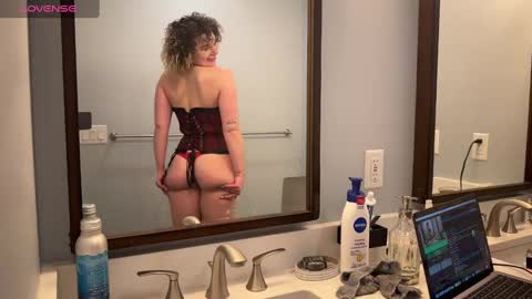 lucydreamsbaby online show from March 6, 2025, 1:16 am