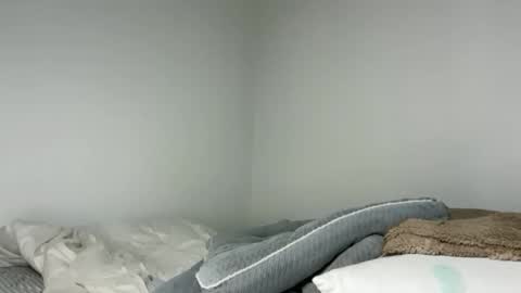 lucyforr online show from April 5, 2026, 7:38 am