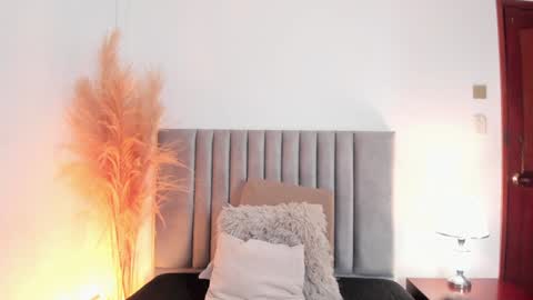 LucyJhonsonn online show from December 22, 2024, 12:28 am