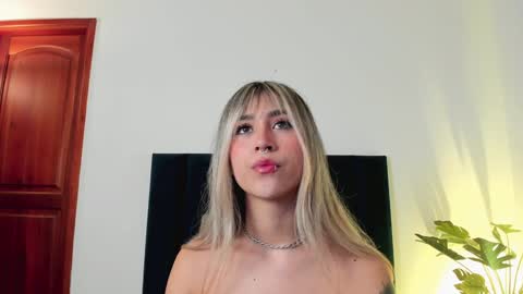 LucyJhonsonn online show from December 27, 2024, 1:00 am