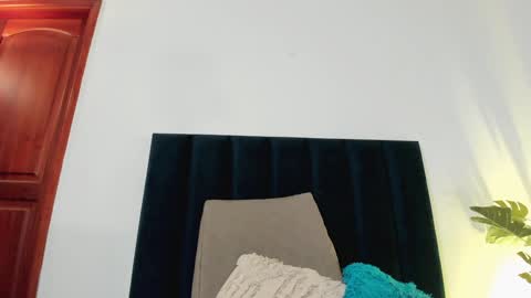 LucyJhonsonn online show from December 27, 2024, 4:04 am