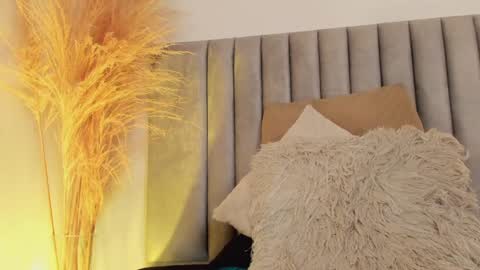 LucyJhonsonn online show from January 17, 2025, 3:55 am