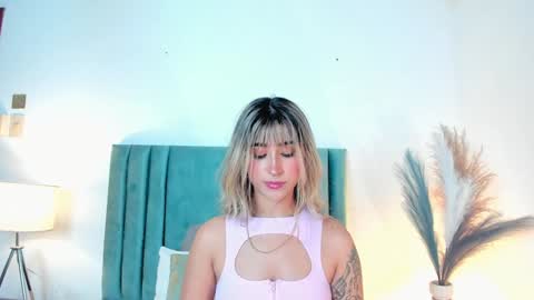 LucyJhonsonn online show from January 30, 2025, 1:00 am