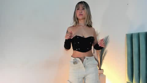 LucyJhonsonn online show from February 1, 2025, 12:51 am