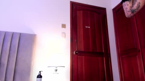 LucyJhonsonn online show from February 4, 2025, 4:15 am