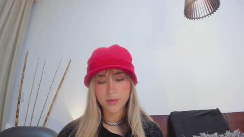 LucyJhonsonn online show from February 12, 2025, 12:48 am