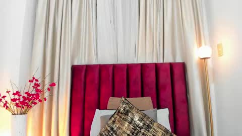 LucyJhonsonn online show from February 19, 2025, 1:18 am