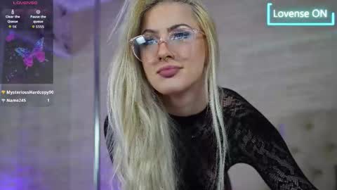 Snapshot of lucylexton chatting on October 3, 2025, 4:53 am Lucy Lexton online show from October 3, 2025, 4:53 am