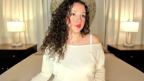 Snapshot of lucylovelyy1 chatting on June 25, 2026, 2:11 am Lucy online show from June 25, 2026, 2:11 am