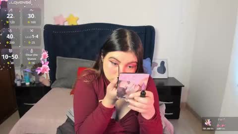 Snapshot of lucypetit chatting on September 15, 2025, 12:49 pm Lucy Petit online show from September 15, 2025, 12:49 pm