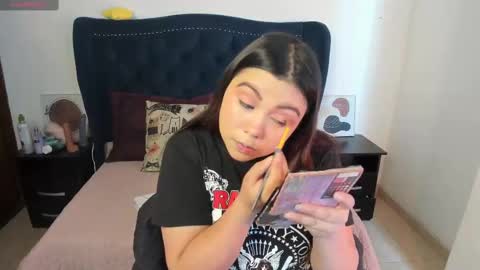 Snapshot of lucypetit chatting on September 26, 2025, 1:15 pm Lucy Petit online show from September 26, 2025, 1:15 pm