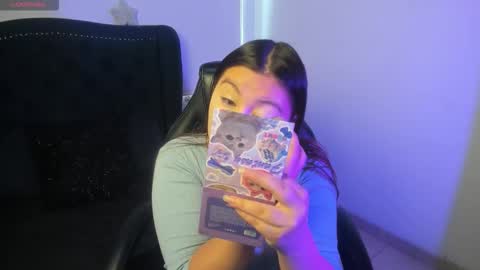 Snapshot of lucypetit chatting on December 2, 2025, 12:54 pm Lucy Petit online show from December 2, 2025, 12:54 pm