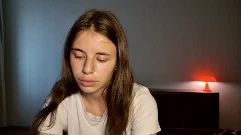 Snapshot of lucyrait chatting on July 13, 2026, 4:43 pm Lucy online show from July 13, 2026, 4:43 pm