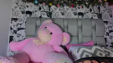 Snapshot of lucyrosse_ chatting on May 19, 2026, 11:27 am Lucy online show from May 19, 2026, 11:27 am