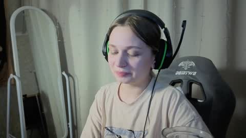 Snapshot of lucysbrain chatting on April 10, 2026, 8:02 pm Lucy online show from April 10, 2026, 8:02 pm