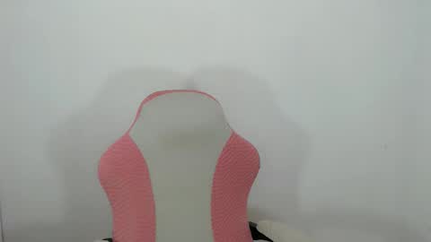 Snapshot of lucyseductive_ chatting on April 13, 2026, 4:18 am JIRVIE online show from April 13, 2026, 4:18 am