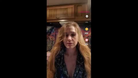 Lucy Vybes and Go-Gert online show from December 31, 2024, 1:19 pm