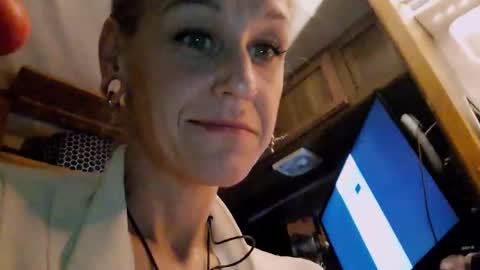 Lucy Vybes and Go-Gert online show from March 3, 2025, 8:38 am