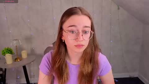 Snapshot of lucyy_green chatting on June 19, 2026, 9:13 am Lucy online show from June 19, 2026, 9:13 am
