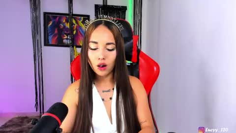 Snapshot of lucyy_rose chatting on April 29, 2026, 6:14 pm o online show from April 29, 2026, 6:14 pm