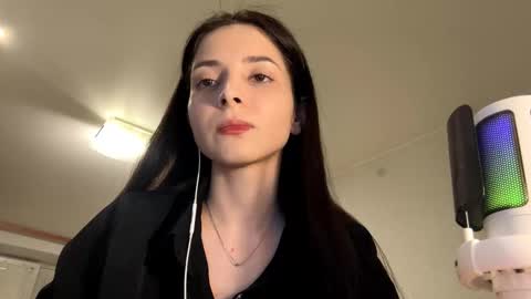 Mika online show from March 18, 2026, 4:21 pm