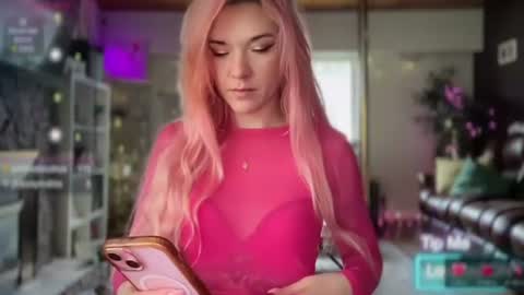 Luubeam             INSTA luubeammm TWITTER lunaisreallycu1 online show from June 22, 2026, 9:01 pm
