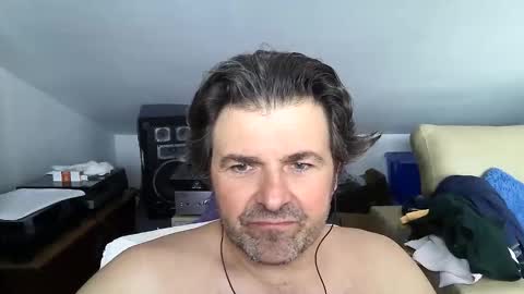 LUIGIJOHN online show from May 11, 2026, 5:21 pm
