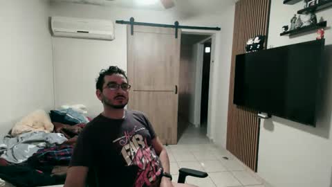 Snapshot of luis_flr chatting on February 1, 2026, 3:10 pm luis_flr online show from February 1, 2026, 3:10 pm