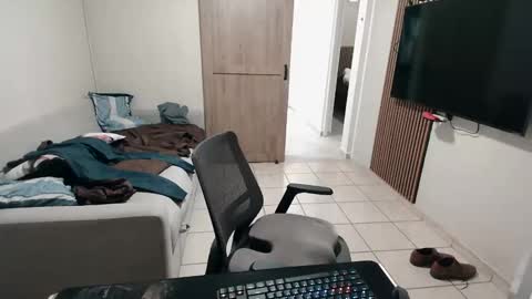 Snapshot of luis_flr chatting on May 11, 2026, 1:50 pm luis_flr online show from May 11, 2026, 1:50 pm
