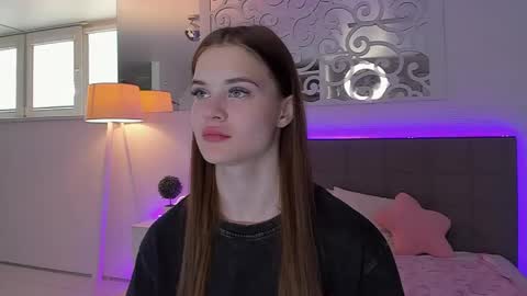 Snapshot of luisaclover chatting on May 10, 2026, 12:21 pm LuisaClover online show from May 10, 2026, 12:21 pm