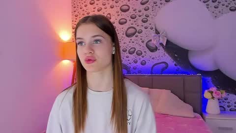 Snapshot of luisaclover chatting on May 31, 2026, 12:45 pm LuisaClover online show from May 31, 2026, 12:45 pm