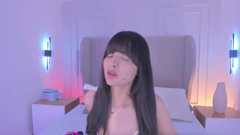 L U I S A online show from November 3, 2025, 8:21 pm