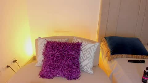 Snapshot of luisah_ chatting on May 29, 2026, 8:29 pm L U I S A online show from May 29, 2026, 8:29 pm