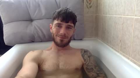 Snapshot of luisbadx chatting on April 5, 2026, 10:56 am Luis Badx online show from April 5, 2026, 10:56 am