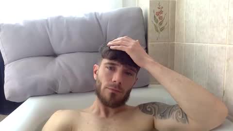 Snapshot of luisbadx chatting on April 6, 2026, 10:38 am Luis Badx online show from April 6, 2026, 10:38 am