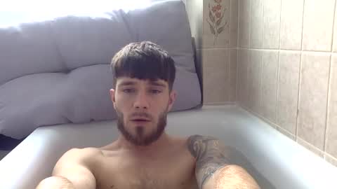 Snapshot of luisbadx chatting on April 10, 2026, 12:21 pm Luis Badx online show from April 10, 2026, 12:21 pm