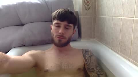 Snapshot of luisbadx chatting on April 12, 2026, 10:53 am Luis Badx online show from April 12, 2026, 10:53 am
