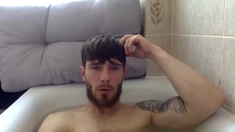 Snapshot of luisbadx chatting on April 23, 2026, 12:15 pm Luis Badx online show from April 23, 2026, 12:15 pm