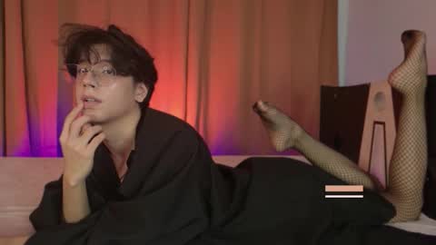 luixdust1 online show from December 16, 2025, 3:22 am