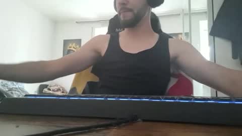 lukasschoetz online show from June 3, 2026, 9:23 am