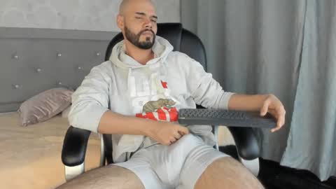 Snapshot of luke_diaz7 chatting on February 7, 2025, 1:36 am luke diaz7 online show from February 7, 2025, 1:36 am