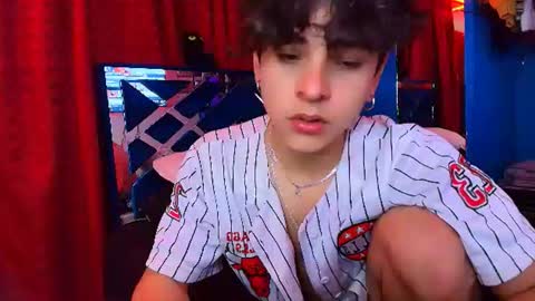 Snapshot of luke_howland chatting on June 26, 2026, 2:27 am Luke online show from June 26, 2026, 2:27 am