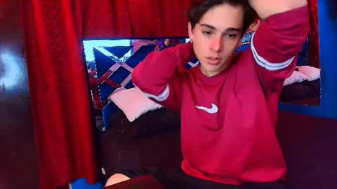 Snapshot of luke_howland chatting on July 7, 2026, 1:30 am Luke online show from July 7, 2026, 1:30 am